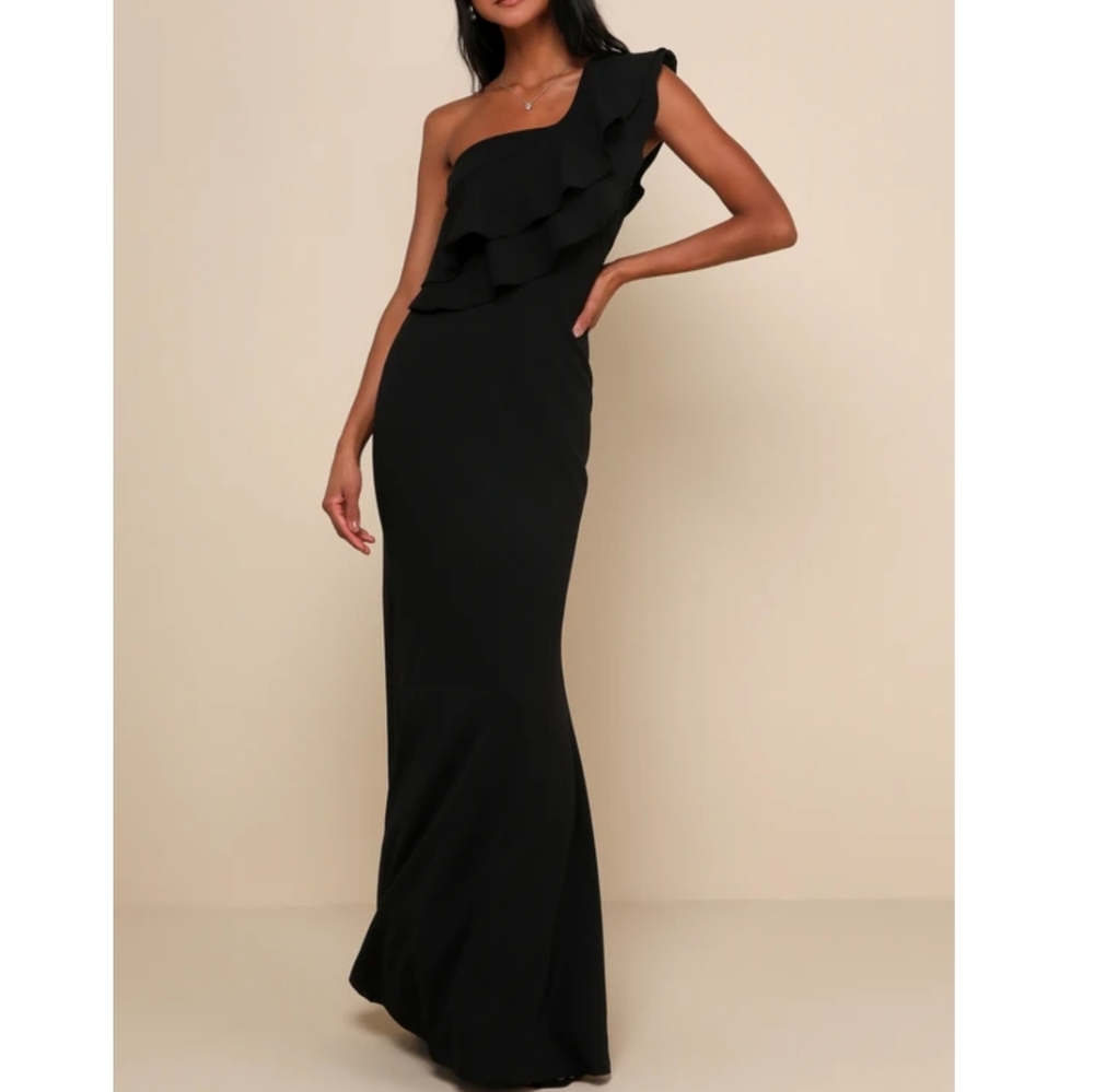 LULUS Ruffled One-Shoulder Mermaid Maxi Dress